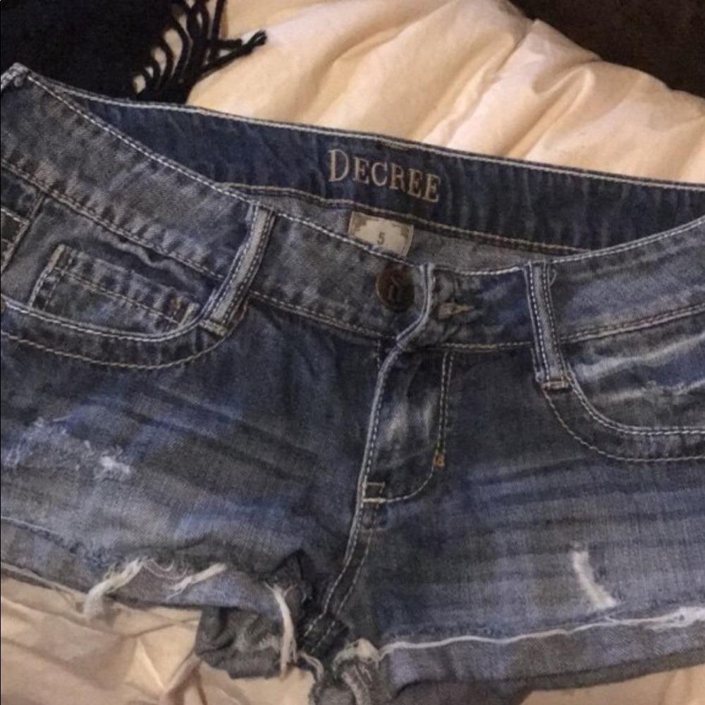 Shorts - Picture 3 of 3